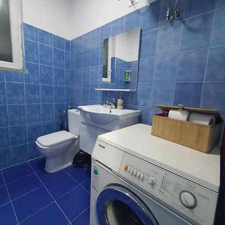 Lovely In The Center Apartment