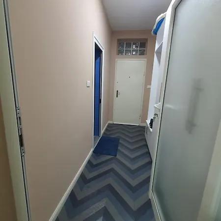 Lovely In The Center Τίρανα